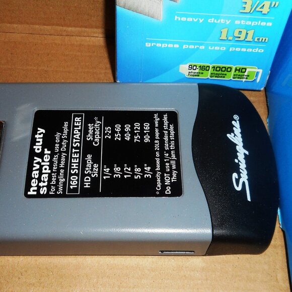 Swingline Deluxe Heavy-Duty Stapler 160-Sheet Capacity Model #39005 - Picture 5 of 7